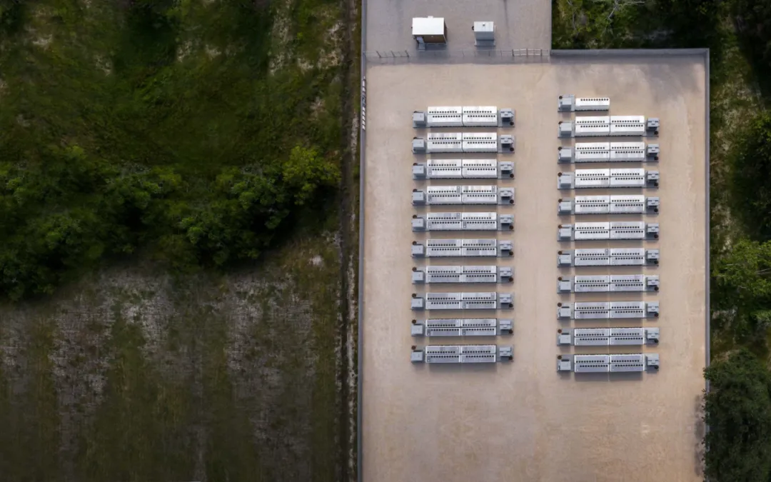 特斯拉十周年(nián):上(shàng)海(hǎi)儲能(néng)超級工(gōng)廠(chǎng)開(kāi)工(gōng),規劃年(nián)産1萬台商用(yòng)儲能(néng)電(diàn)池 特斯拉十周年(nián):上(shàng)海(hǎi)儲能(néng)超級工(gōng)廠(chǎng)開(kāi)工(gōng),規劃年(nián)産1萬台商用(yòng)儲能(néng)電(diàn)池